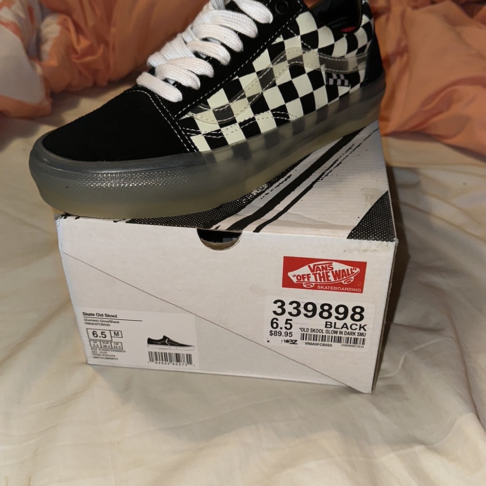 vans - Picture 2 of 2